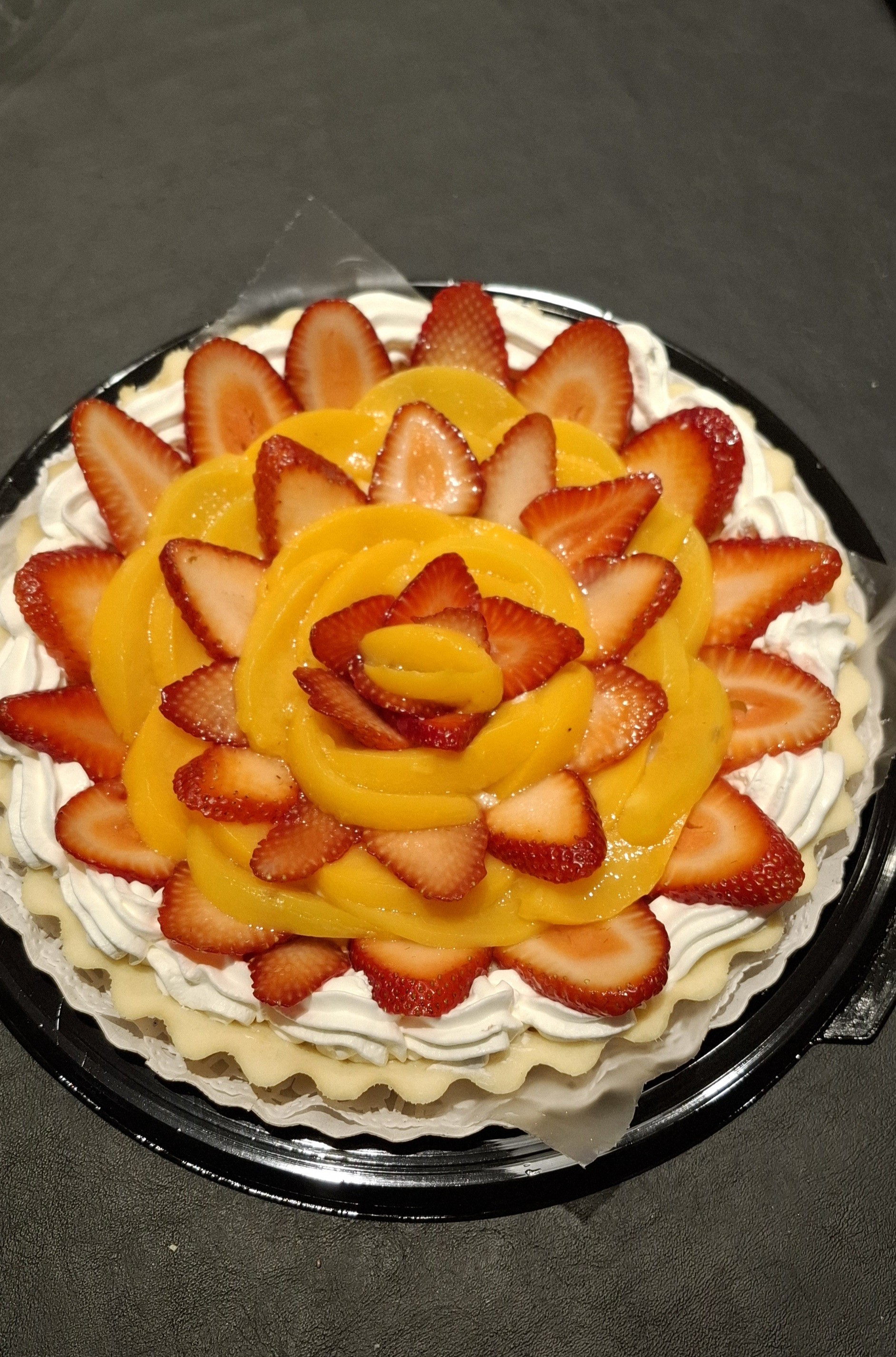 Tarta Frutal de durazno y frutillas
